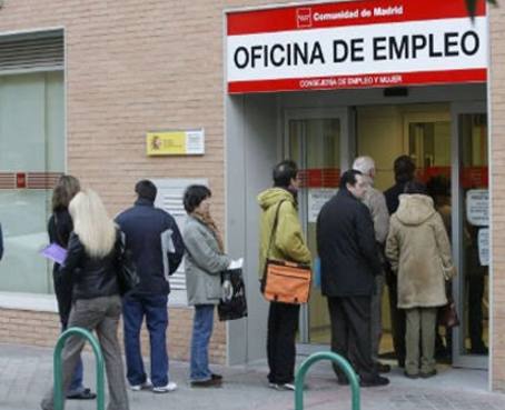 Desempleo en España supera por primera vez al 25% de la población