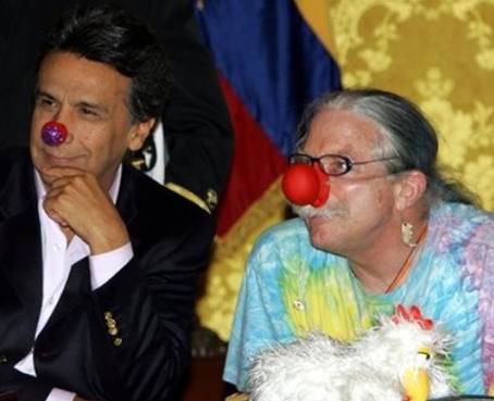 &#039;Patch&#039; Adams trajo su terapia del humor a Ecuador