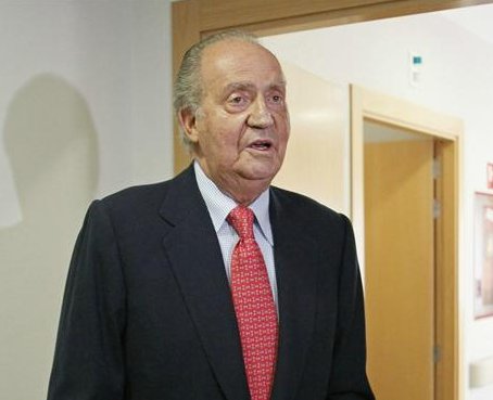 Rey de España pide disculpas por su viaje de caza a Botsuana
