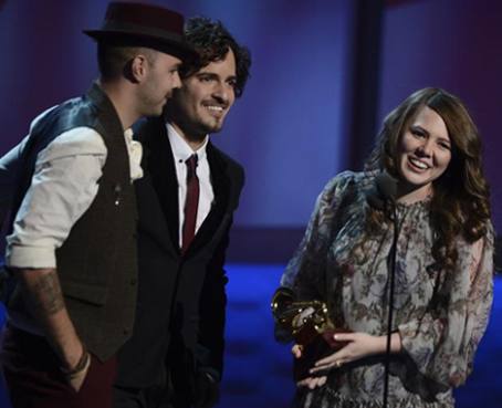 Jesse &amp; Joy triunfan en los Grammy Latino; Juanes, mejor álbum