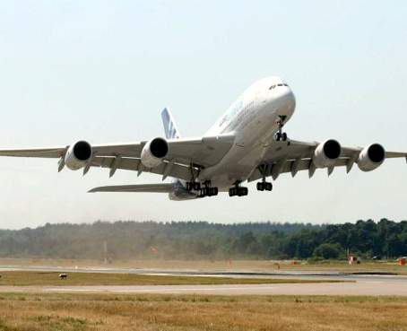 Gobierno estudia desarrollar rutas aéreas a nuevos destinos