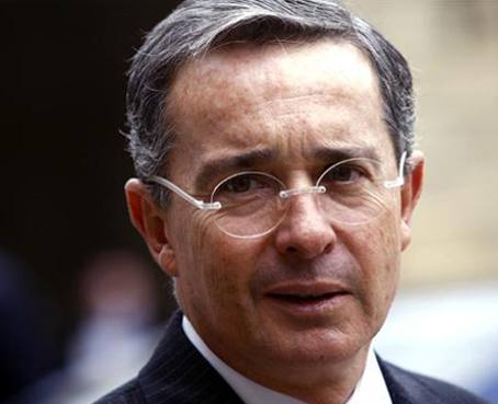 Uribe rechaza acusación por atentado en Bogotá