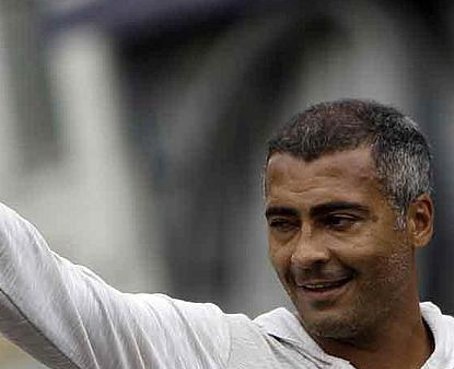 Romario dice que Brasil tiene que hacer una fiesta por destitución de Menezes