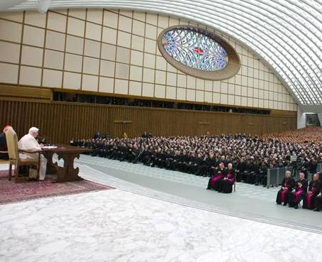 Emoción, respeto y admiración se sintieron en el Ángelus de Benedicto XVI