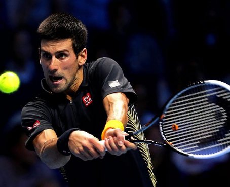 Djokovic frena a un combativo Tsonga en la Copa de Maestros