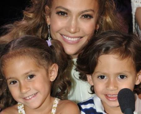Hijos de Jennifer López solo ven a Marc Anthony por Skype