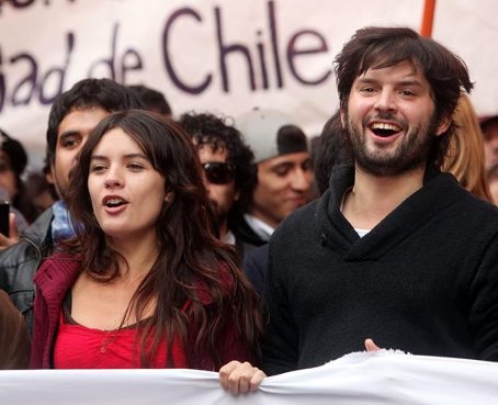 Estudiantes vuelven a la calle y Piñera anuncia reforma para la educación