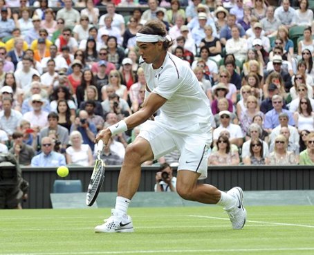 Nadal se deshace de Bellucci en su debut en Wimbledon