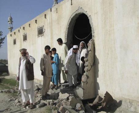 Mueren 41 personas en ataque suicida en una mezquita en Afganistán