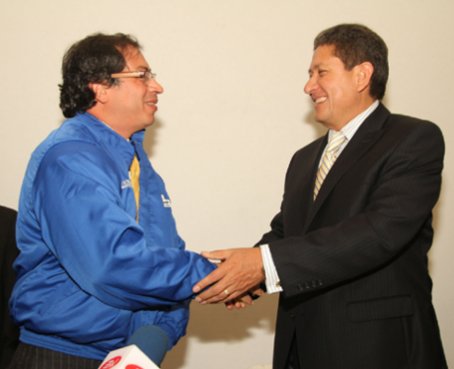 Alcalde de Bogotá firma en Quito acuerdo de cooperación sobre discapacidades
