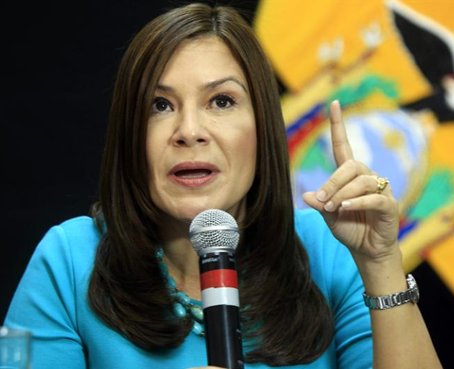 Embajadora de Ecuador en EE.UU. dice que Emilio Palacio no es perseguido