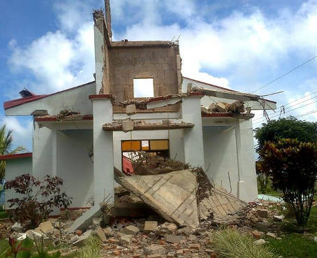 Chinchilla confirma que sismo en Costa Rica fue de 7,6