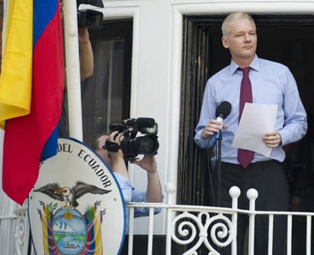 Assange: Pido a Obama que termine la caza de brujas contra WikiLeaks