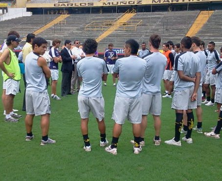 Barcelona inició su pretemporada con la presencia de su DT Zubeldía