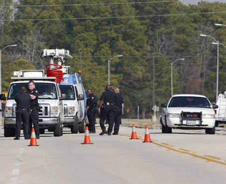 Reanudan clases tras tiroteo en universidad de Texas que dejó 3 heridos