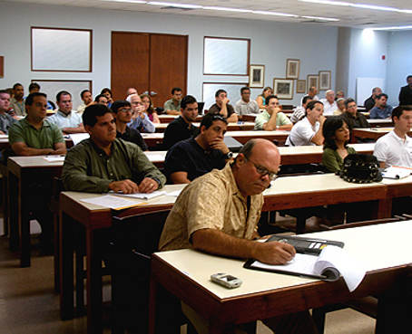 Titulado de doctorado, único requisito para ejercer cátedra en universidades