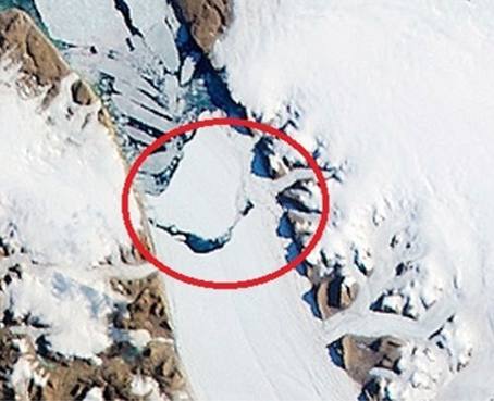 Enorme iceberg se desprendió de un glaciar en Groenlandia