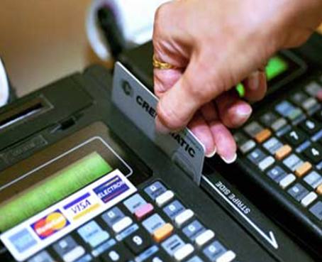 Junta estableció ajustes de tarifas por servicios bancarios