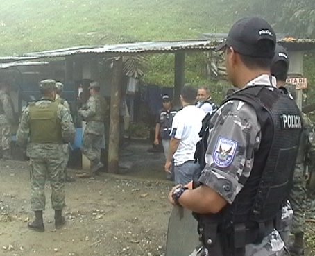 Autoridades clausuran tres minas en la provincia de Azuay