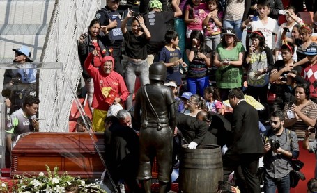 Así se vivió el funeral del gran 'Chespirito' en el estadio Azteca de México
