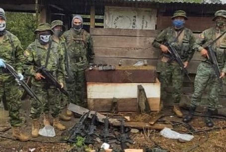 FFAA descubren 3 campamentos clandestinos en frontera con Colombia