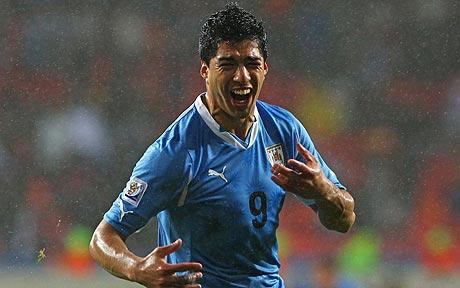Uruguay presentará este martes defensa de Suárez en FIFA