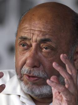 Fotografía de archivo, tomada en junio de 2013, del legendario pianista neoyorquino de latin jazz y salsa Eddie Palmieri, durante una entrevista con EFE, en Madrid (España). EFE/Kote Rodrigo