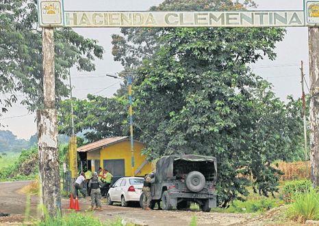 Trabajadores de la hacienda La Clementina, preocupados tras embargo
