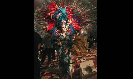 Daniela Cepeda destacó con traje típico en el Miss Universo