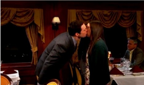 Vídeo: Sheldon besa con Amy por San Valentín