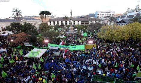 Así se dieron las marchas a favor y en contra del Gobierno en Quito y Guayaquil