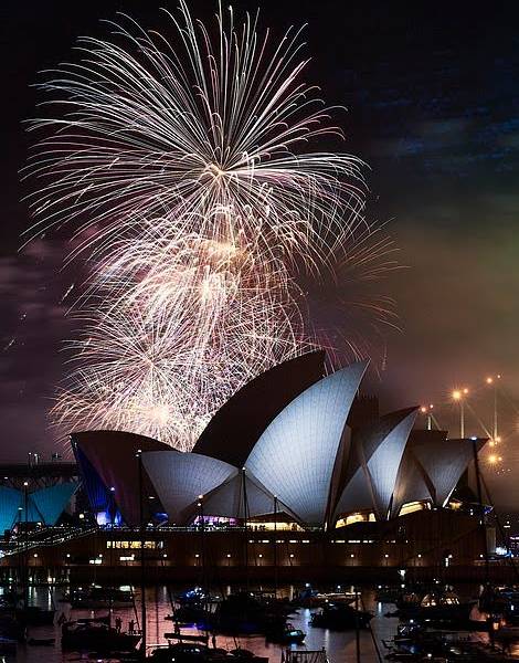 El mundo dice hola a 2019 y despide un año desconcertante