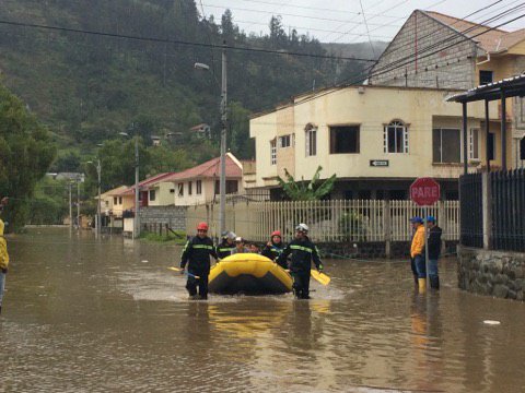 Desbordamiento de ríos Santa Bárbara y San Francisco provocan incidentes en Gualaceo