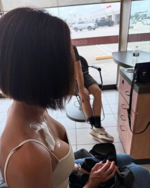 “Y aunque hoy tengo el pelo más corto, tengo el corazón más lleno. Más lleno de fuerza, de fe, de propósito. Y eso... no se cae con nada”, expresó la Flaca Guerrero.