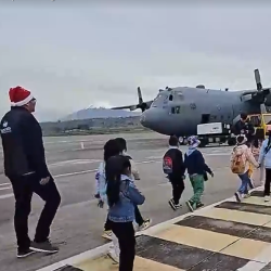 200 niños de Cotopaxi volaron por primera vez gracias a programa de la FAE.