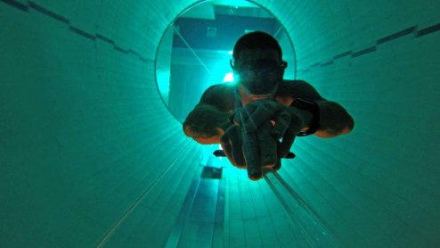 Así se bucea en la piscina más honda del mundo