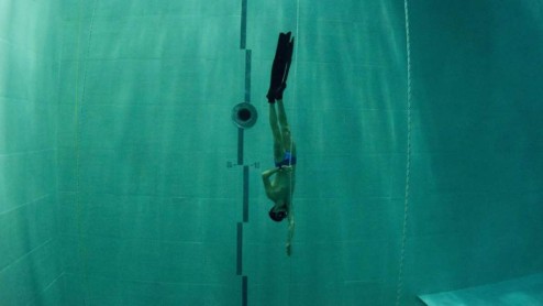 Así se bucea en la piscina más honda del mundo