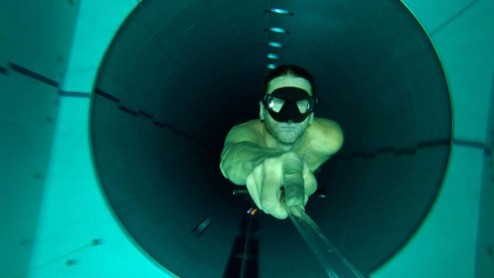 Así se bucea en la piscina más honda del mundo
