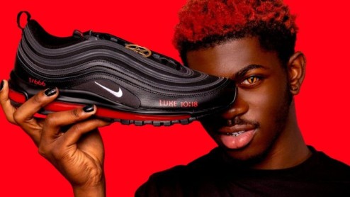 Los &quot;zapatos de Satán&quot; que llevaron a Nike a demandar a artistas