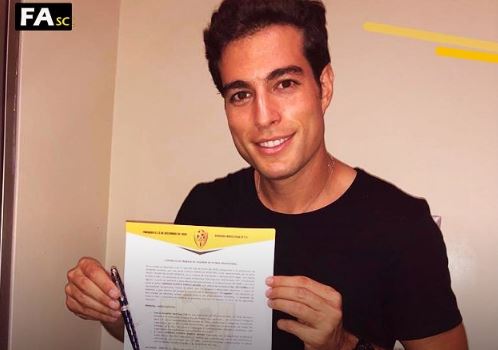 Danilo Carrera firmó por un año con Fuerza Amarilla