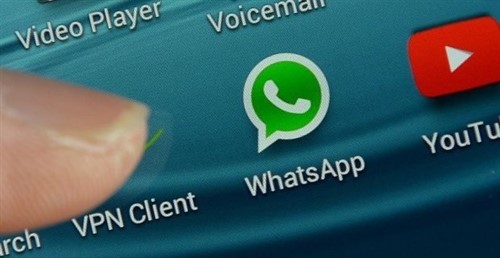 Versión falsa de WhatsApp para iPhone roba información de usuarios