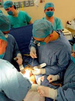 Imagen referencial en hospital de una operación en proceso en Estados Unidos.