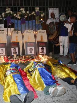 En memoria de los 4 niños de Las Malvinas, quienes fueron desaparecidos y luego asesinados.