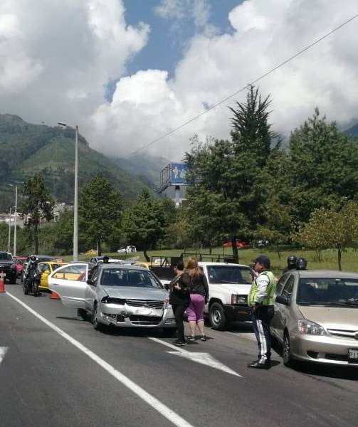 Cinco accidentes de tránsito este domingo en Quito