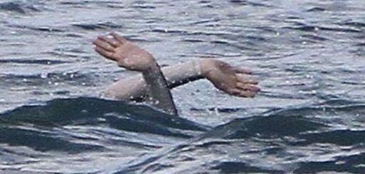 Anne Hathaway casi se ahoga en una playa de Hawaii