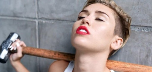 Miley Cyrus podría convertirse en conejita de Playboy