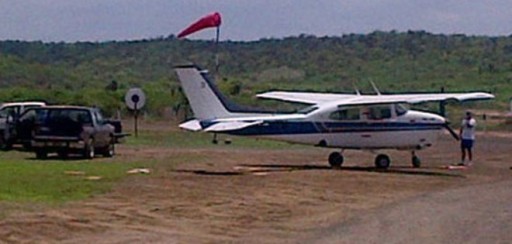 Una avioneta y 500 kilos de droga fueron incautados durante operativos