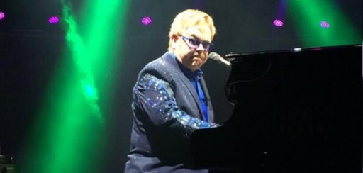 Elton John evocó sus más grandes éxitos en Quito
