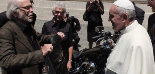 Subastan la moto Harley Davidson del papa Francisco