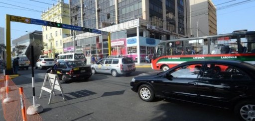 Fuera de peligro joven boliviano atacado con cuchillo en Berlín por conductor